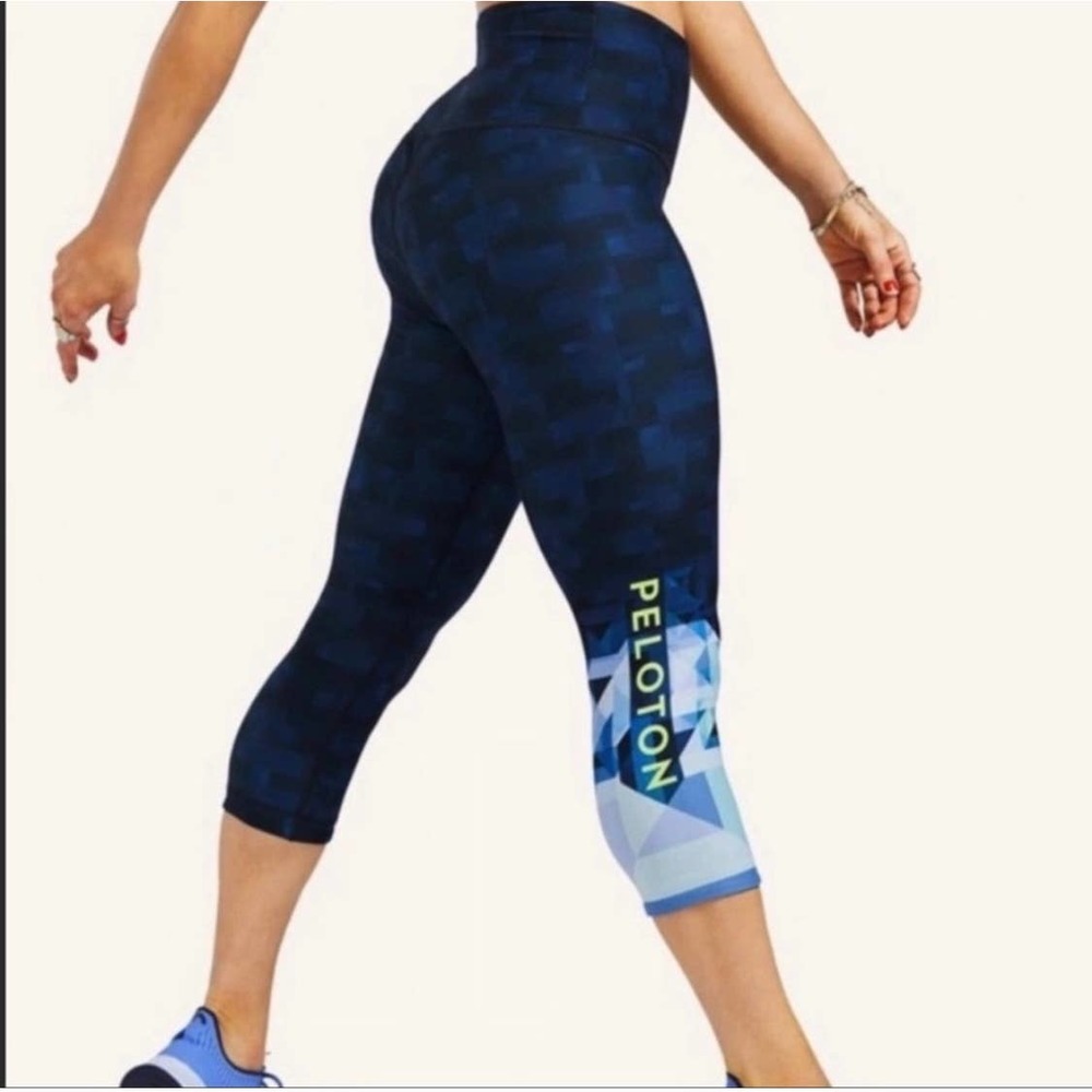 Peloton x WITH Pyramid Color High Waist Crop Capri Leggings Blue Size Small